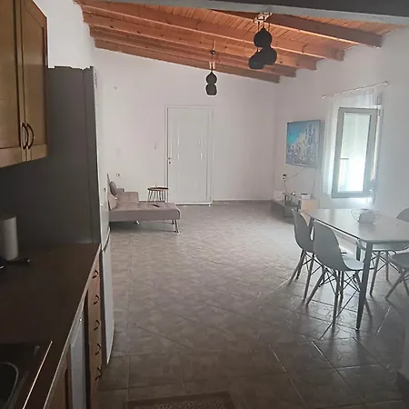 Summer House, μονοκατοικία 120 Hébergement de vacances Erétria